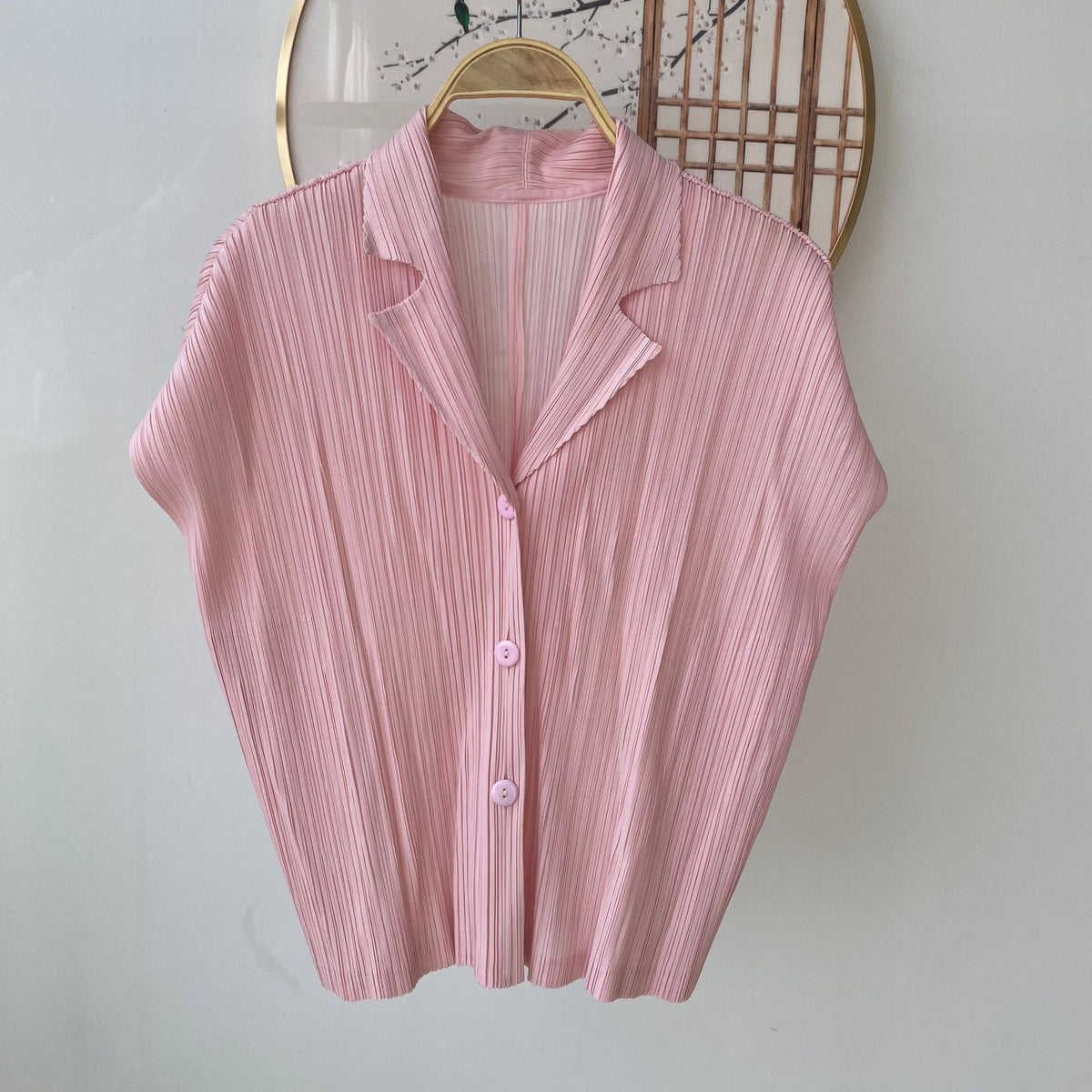 Elegant Modern Chinese Style Pleated Top with High-End Quality Casual and Fashionable Design Versatile for Everyday Wear